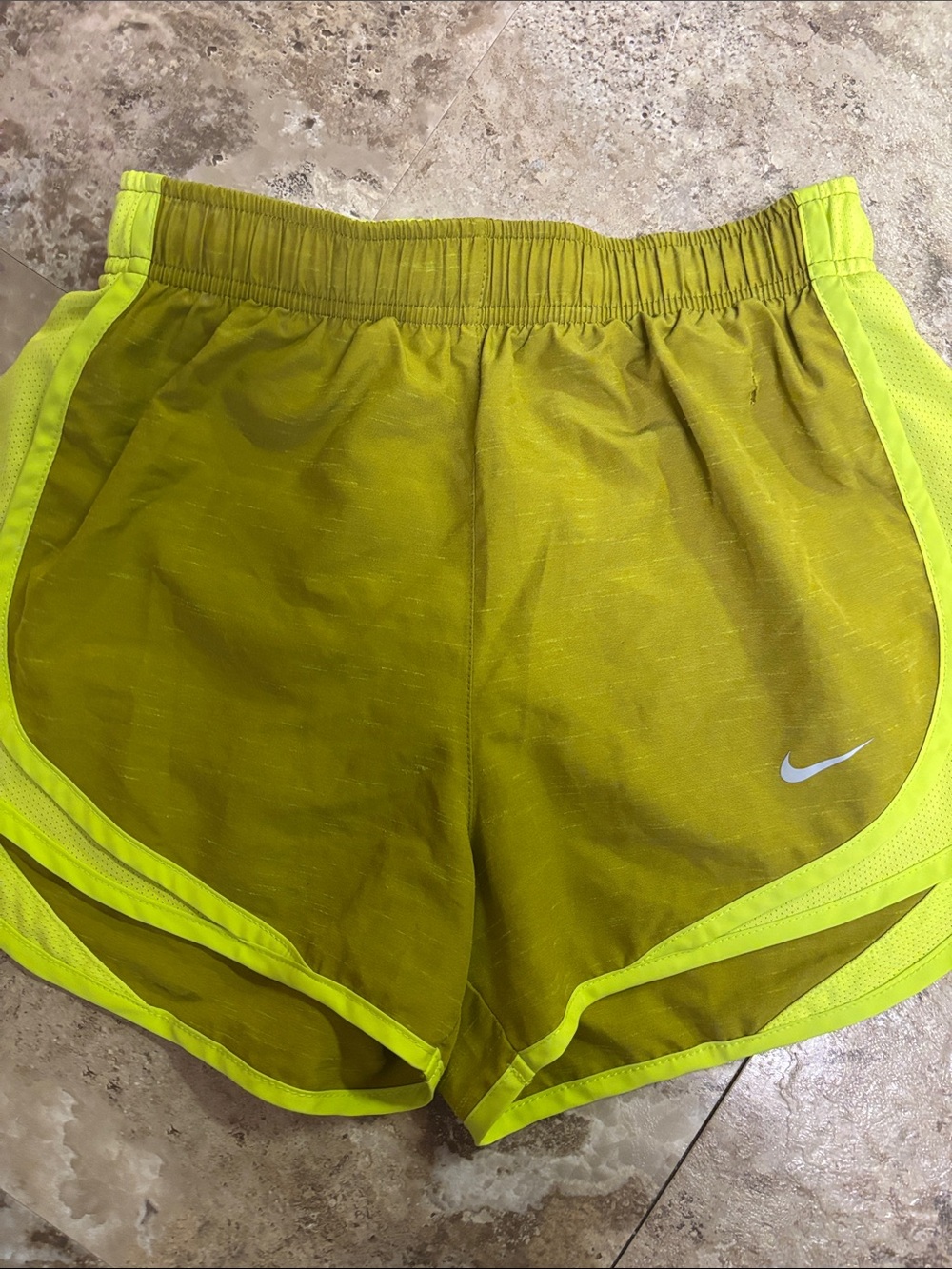 Nike - Women's Yellow-Green Athletic Running Shorts (size XS) - Picture 4 of 6